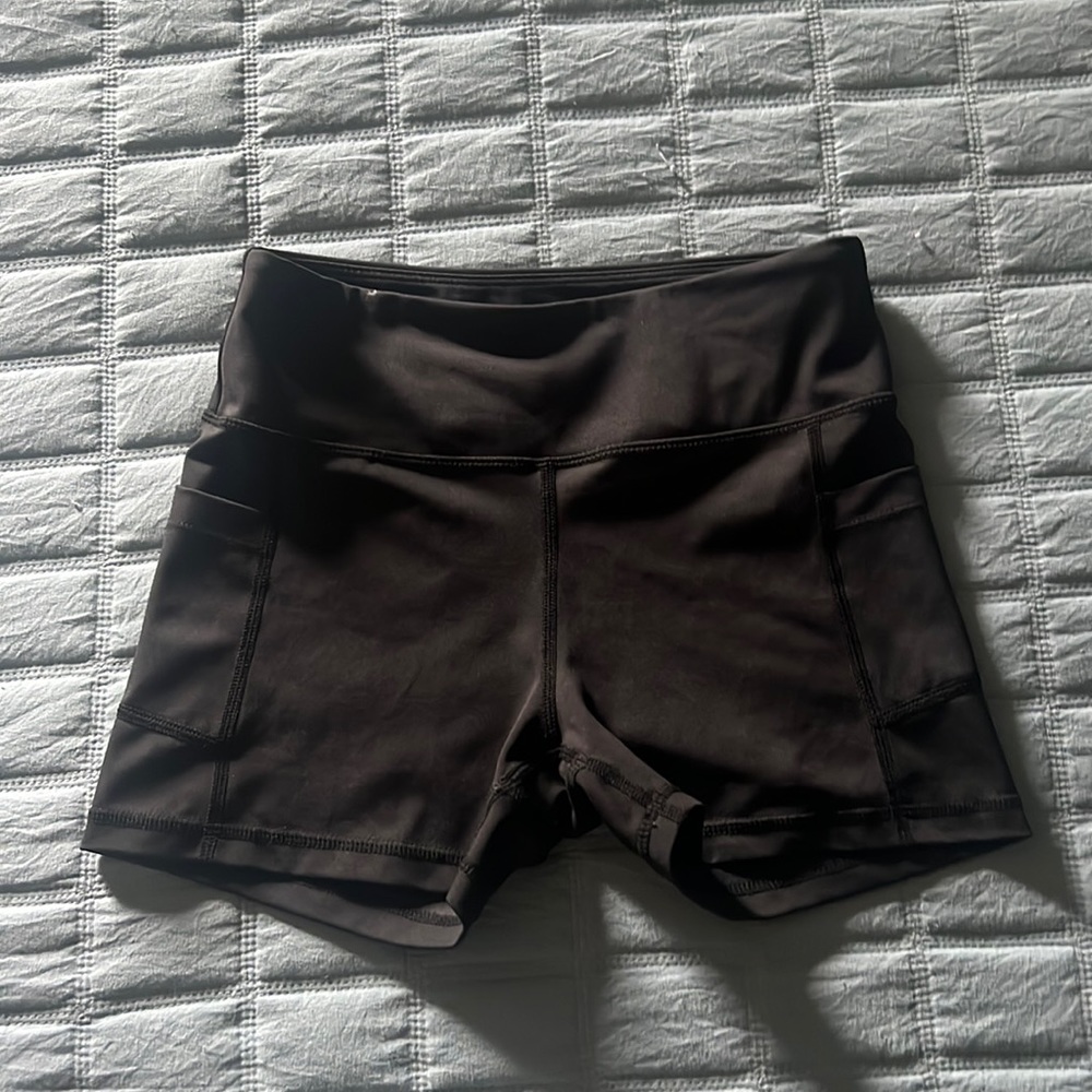 Zyia Light and Tight shorts Small Volleyball
